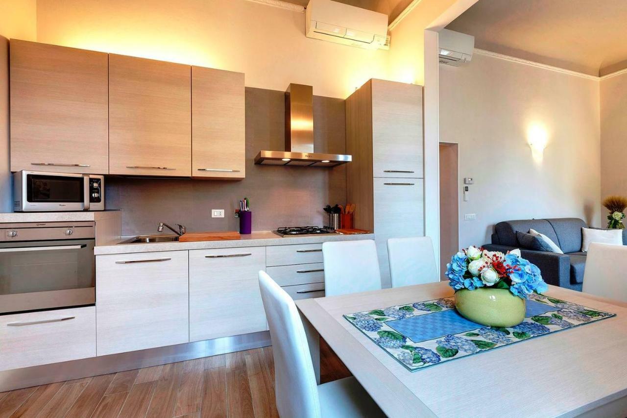 Lilium Elegant Apartment Florens Exteriör bild